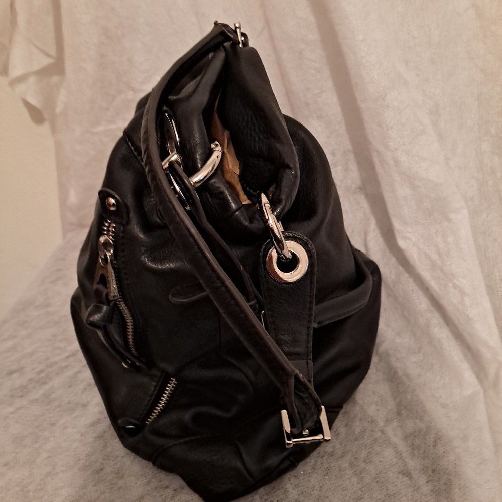 Black leather B Makowsky Purse